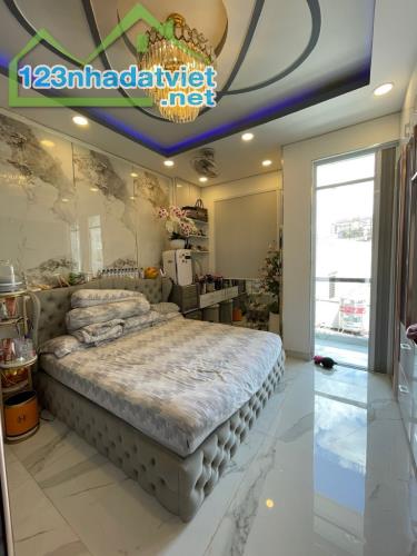 Nhà đẹp Tùng Thiện Vương 4x15 chỉ 50m ra mặt tiền giá chào 7 tỷ - 3