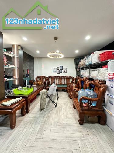 BÁN NHÀ MẶT TIỀN Lê Lăng, Tân Phú 4 tầng 148m2 (6,7x22). Nhà đẹp ở ngay. Giá chỉ 19 tỷ. - 3