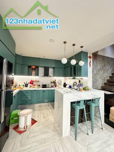 BÁN NHÀ MẶT TIỀN Lê Lăng, Tân Phú 4 tầng 148m2 (6,7x22). Nhà đẹp ở ngay. Giá chỉ 19 tỷ.