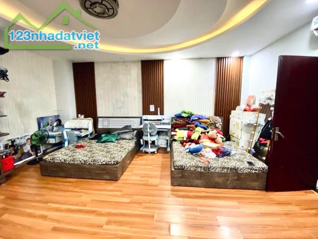 Bán nhà 4 tầng BTCT, 131m², nở hậu, Hẻm nhựa 8m có lề, 11.4 tỷ, Bình Tân - 1
