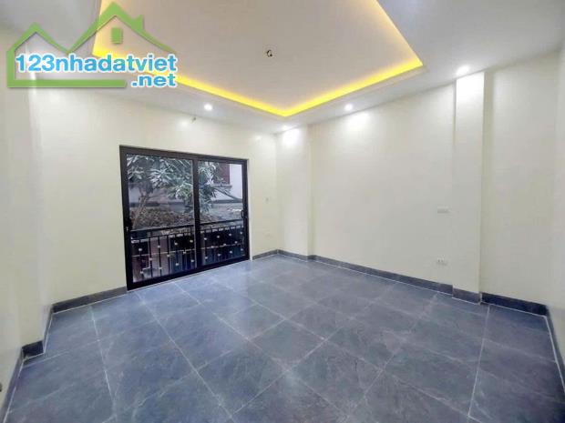 BÁN nhà giá 7.9 tỷ  tại Lĩnh Nam Hoàng Mai HN diện tích 33m2 x nhà 6 tầng x mặt tiền 4.1m - 3