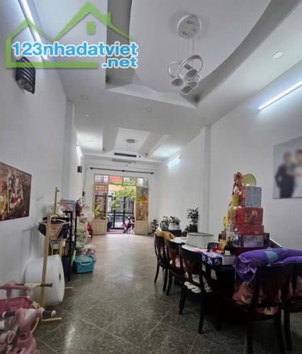Nhà 4 tầng, Hẻm Xe Hơi, Hoàng Hoa Thám, Tân Bình, 4x25m, 101m2, chỉ 13.9 tỷ TL