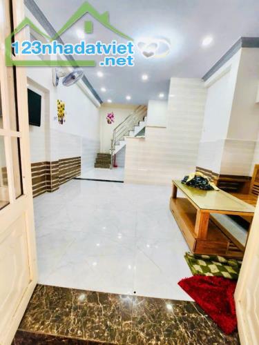 -BÁN NHÀ - SỔ H-RIÊNG - KHÔNG QUY HOẠCH -SỔ VUÔNG A4- DTSD:45 M2- CHỈ: 2,55 TỶ P15-Q8 - 1