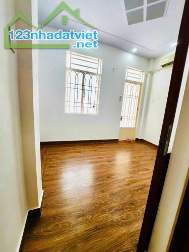 -BÁN NHÀ - SỔ H-RIÊNG - KHÔNG QUY HOẠCH -SỔ VUÔNG A4- DTSD:45 M2- CHỈ: 2,55 TỶ P15-Q8 - 4