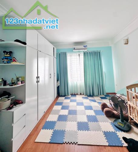 Cho thuê nhà ngõ 200 Vĩnh Hưng, 5 tầng x 42 m2, 3 ngủ khép kín, 12.5 Triệu - 3