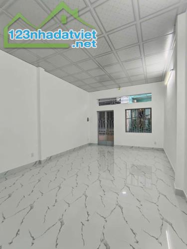NHÀ GẤP BÁN - GẦN CV LÀNG HOA & CHỢ THẠCH ĐÀ GV - DT ( 5,7 × 14,5 ) - 2 TẦNG CHỈ 4.X TỶ - 5