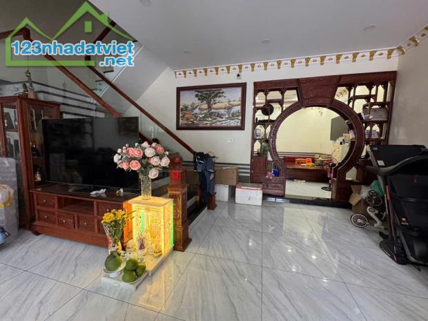 NHÀ MẶT TIỀN, NỞ HẬU, DT 217M2 (NGANG 8.08M), TĂNG NHƠN PHÚ A, QUẬN 9 - 4