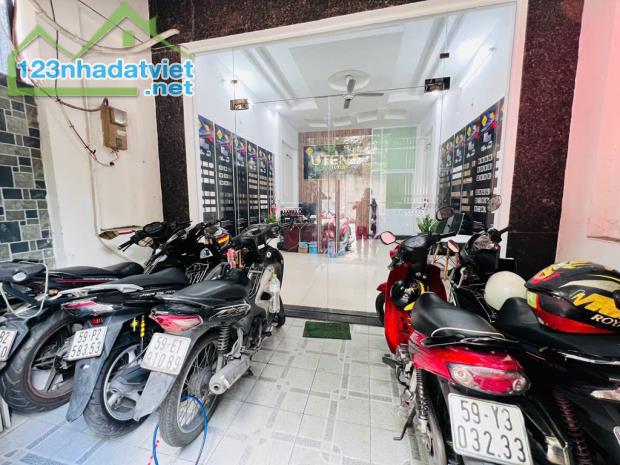 Mặt tiền hẻm 10m – Cống Lỡ - P15- Tân Bình – 4.5x18m – 4 tầng – Giá 10.7Tỷ - 1