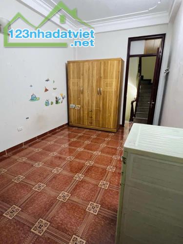 Cho thuê nhà nguyên căn Trại Cá, 4 tầng x 27m2, 2 ngủ, 9 Triệu