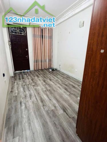 Cho thuê nhà nguyên căn Trại Cá, 4 tầng x 27m2, 2 ngủ, 9 Triệu - 1
