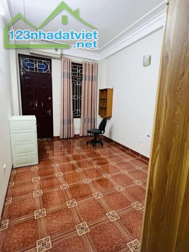 Cho thuê nhà nguyên căn Trại Cá, 4 tầng x 27m2, 2 ngủ, 9 Triệu - 2
