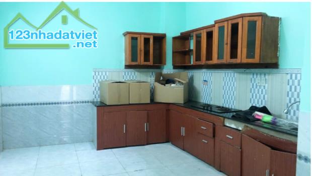 MT Nguyễn Thái Bình, cạnh ngã tư Út Tịch, 3 tầng, 6pn - 3