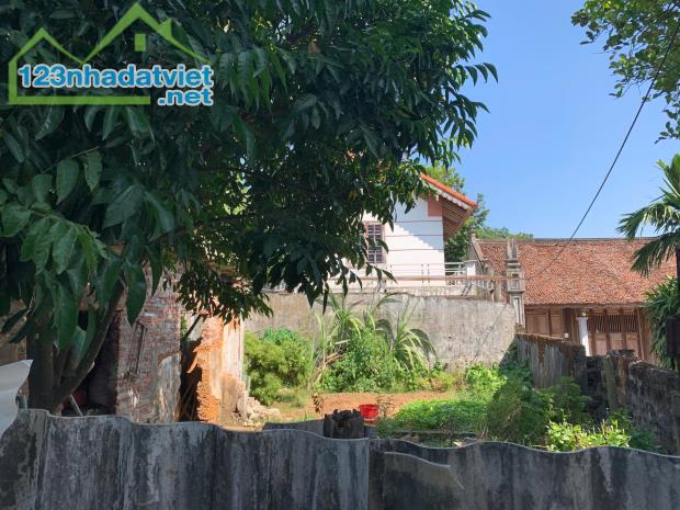 cc cần bán tông DT 80m đất full thổ cư bám QL6  giá hơn tỷ