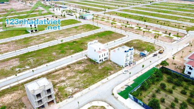 Bán gấp lô đất 2 mặt tiền- Gần cụm KCN VSip, 39 tiện ích nội khu - 1