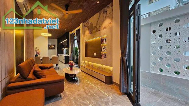 Bán nhà Phố Quận 7 - Diện tích: 4x15m - Giá bán: 6 tỷ 450 triệu - 3