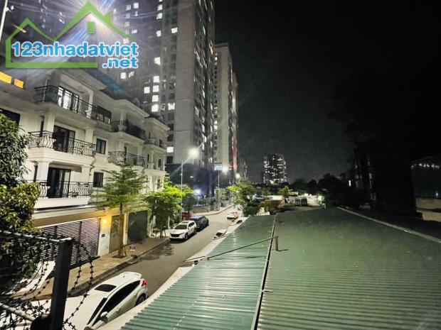 BÁN GẤP NHÀ NGỌC HỒI HOÀNG MAI 2 MẶT THOÁNG TRƯỚC SAU 56M GIÁ NHỈNH 8 TỶ - 4
