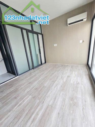 Nhà góc mới 3 tầng sát đường Nguyễn Duy P12Q8. Giá: 3.6 tỷ TL - 2