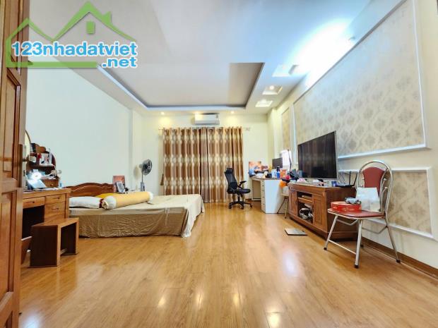 Bán gấp nhà Dương Văn Bé, Hai Bà Trưng, Diện tích 41m, 5 tầng giá hơn 6tỷ.