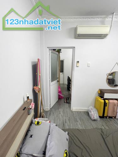 Nhà 2 tầng hẻm thông gần mặt tiền Nguyễn Duy P9Q8 - 2
