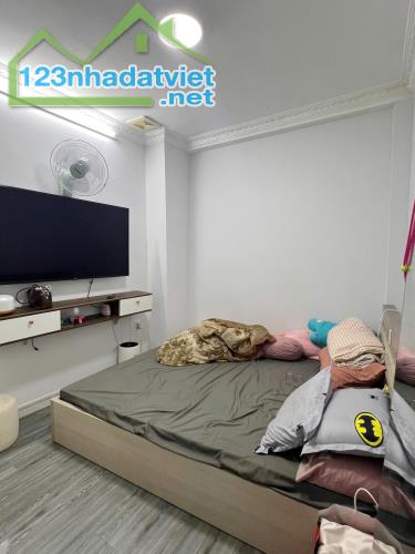 Nhà 2 tầng hẻm thông gần mặt tiền Nguyễn Duy P9Q8 - 4