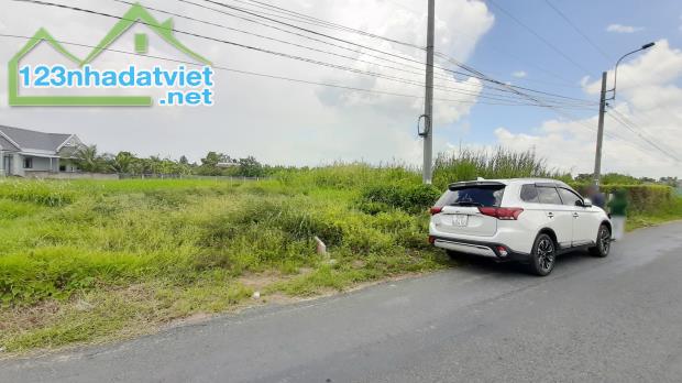 Bán miếng đất mặt tiền đường Trường Bình Phước Lâm Cần Giuộc. Giá 2,2 tỷ TL - 1