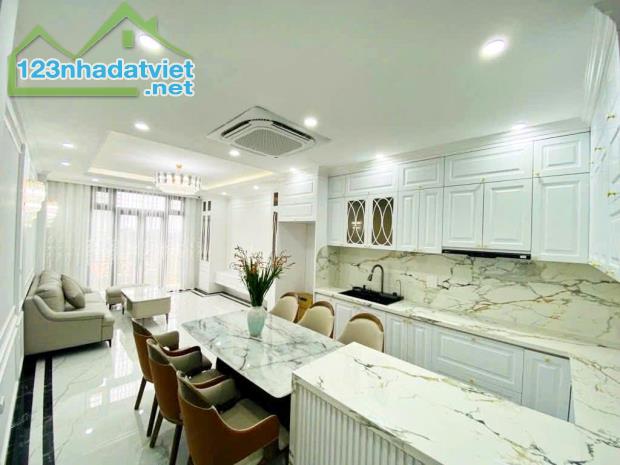 GẦN 50M, NHÀ 5 TẦNG LẠC LONG QUÂN CẦN BÁN , THOÁNG TRƯỚC SAU, GẦN BÃI ĐỖ XE Ô Tô, 9.2 TỶ