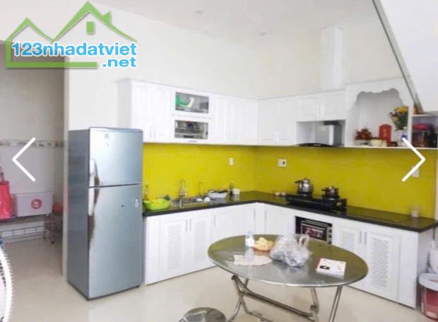 Nhà 2, tầng mặt tiền đường Lê Tấn Trung. Diện tích : 100m , ngang 5m . Giá : 8tỷ6 TL