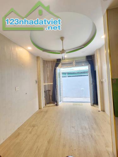Nhà góc 4 tầng hẻm thông Nguyễn Trãi P2Q5. Giá 6.38 tỷ - 1
