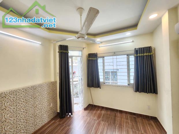 Nhà góc 4 tầng hẻm thông Nguyễn Trãi P2Q5. Giá 6.38 tỷ - 4