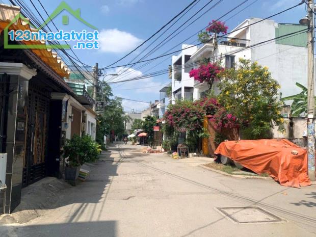 Cực Hiếm! Nhà Mới Keng 3 Tầng, 4PN, Vị Trí Đẹp Hẻm 8m, Tăng Nhơn Phú B - 64m², Giá Chỉ - 3