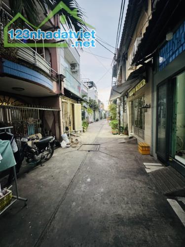 BÁN NHÀ - HẺM XE TẢI- LÊ VĂN QUỚI - BÌNH TÂN - 52M2 - 2 TẦNG - 3 PHÒNG NGỦ - 4.04 TỈ