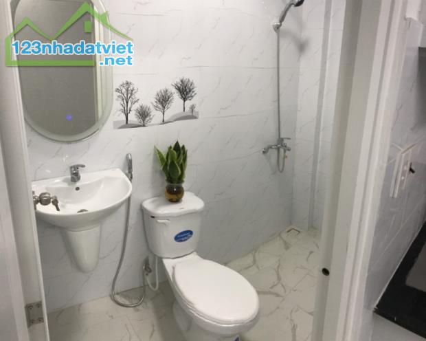 Bán nhà DT 82m2, Hẻm xe hơi 5m Đường Lũy Bán Bích, Q. Tân Phú