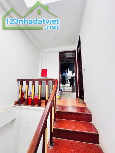 CHÍNH CHỦ CẦN BÁN NHÀ DOÃN KẾ THIỆN CẦU GIẤY 41M2 5T 7P ĐANG CHO THUÊ MONING ĐỖ CỬA CÁCH