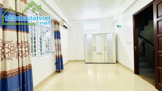 BÁN NHÀ NGỌC THUỴ-NHÀ ĐẸP VỪA TIỀN-Ô TÔ ĐỖ CỔNG-GIÁ 6TỶ NHỈNH - 3