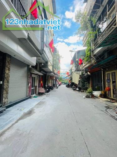 MẶT NGÕ LƯƠNG YÊN - 30M RA PHỐ - NGÕ ÔTÔ TRÁNH, KINH DOANH ĐỈNH - GIÁ 7 TỶ - 1