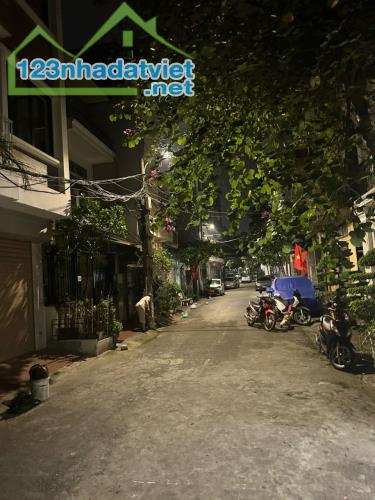 💥💥💥 QUÁ ĐỈNH NHÀ MỚI CỔ LINH-HƠN 6 Tỷ- 33m2 - 5 Tầng- MT 4,6m- Ô TÔ GẦN- TƯƠNG LAI TĂNG