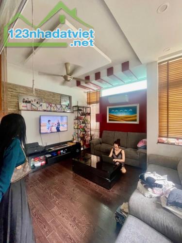 💥💥💥 QUÁ ĐỈNH NHÀ MỚI CỔ LINH-HƠN 6 Tỷ- 33m2 - 5 Tầng- MT 4,6m- Ô TÔ GẦN- TƯƠNG LAI TĂNG - 3