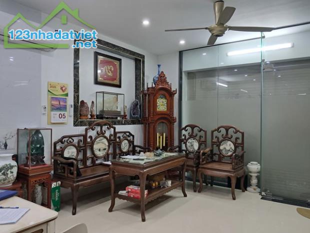Bán gấp nhà Mỹ Đình Ô tô đỗ cửa – 50m2 – 4 tầng – Giá chỉ 9.9 tỷ