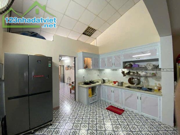 Nhà mới cấp 4 Cách mặt Tiền 15M Hẻm Thẳng Xe tải, Sổ Vuông 95m2 Gía 16,2 Tỷ Thương Lượng - 2