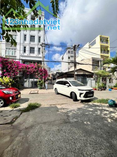 Nhà mới cấp 4 Cách mặt Tiền 15M Hẻm Thẳng Xe tải, Sổ Vuông 95m2 Gía 16,2 Tỷ Thương Lượng