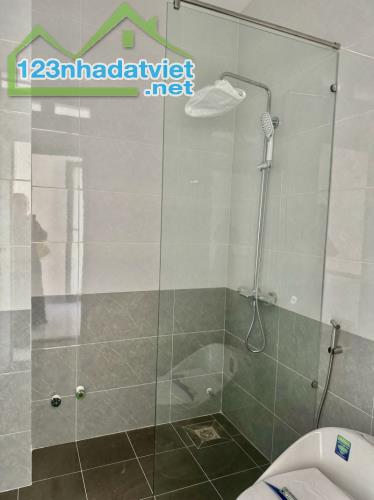 ĐẴNG CẤP: xe hơi né, 30m ra Hà Huy Giáp, Q12, 3 tầng mới, 70m2, chỉ 4.6 tỷ. - 5