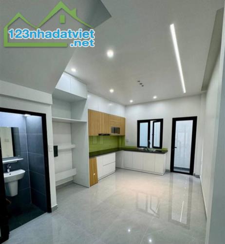 Bán nhà Dư Hàng, Trần Nguyên Hãn, Lê Chân, Hải Phòng. 3 tầng, 59m2, 3,3 tỷ. Ngang 3,5m, d2 - 4