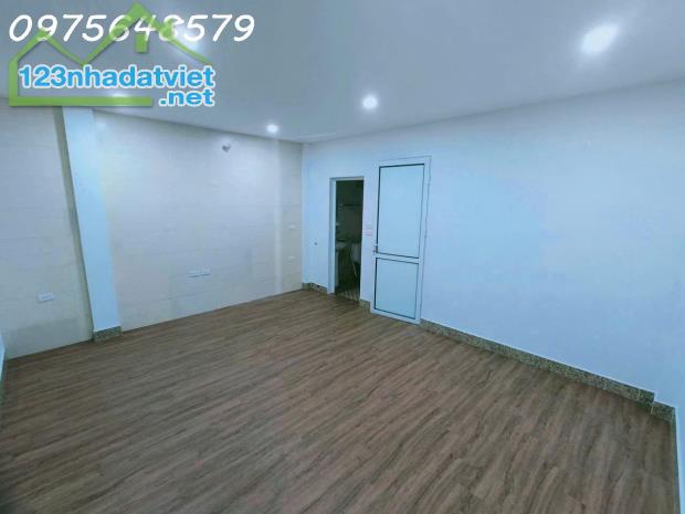 Bán nhà ngõ Chợ khâm thiên 45m 6 tầng khép kín Gần phố Giá tốt - 2