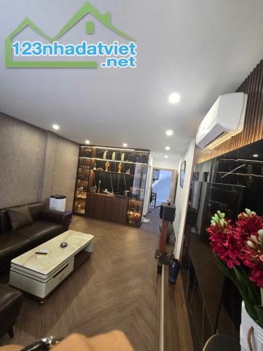 Nhà Đẹp - Thang Máy - Gara ô tô - Láng Hạ - Đống Đa -Dt: 47m2/7tầng/4mMT* chỉ 17,2 tỷ - 1