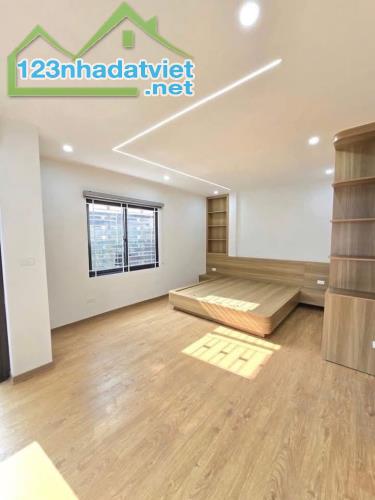 NHÀ ĐẸP PHÂN LÔ Ô TÔ ĐỖ CỦA - TIỆN ÍCH NGẬP TRÀN
