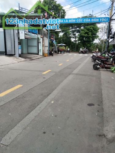 Nhà 4Tầng MẶT TIỀN, ÔTÔ TRONG NHÀ, Gần BV Lê Văn Thịnh Q2. Giá 10.X Tỷ - 4