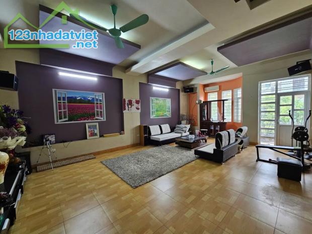 Bán nhà Tô Ngọc Vân - 90m2 x 4T x MT 8m - Ngõ thông oto tránh - 4 ngủ - Hướng DB - 3