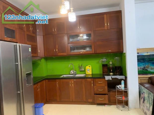 Cho thuê nhà làm CHDV Khâm Thiên - Đống Đa 50m x 4T giá 13.5 triệu, 4PN3VS full đồ