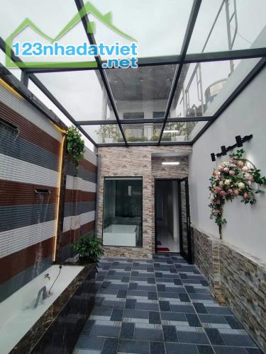 Bán Nhà đẹp phố Ngọc Trì,DT 45M, MT 4M,ngõ thông,ô tô đỗ cổng. Nhỉnh 6 Tỷ + VỊ trí: Nhà nằ - 2