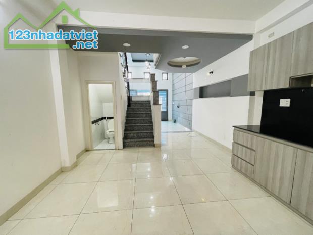 Bán nhà 4 tầng, Dương Thị Mười, Quận 12, hẻm xe hơi, 4PN, nhỉnh 4 tỷ - 1